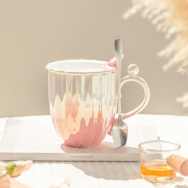 Coffee Tea Difference - Lujosa taza de Dolphin con esmalte